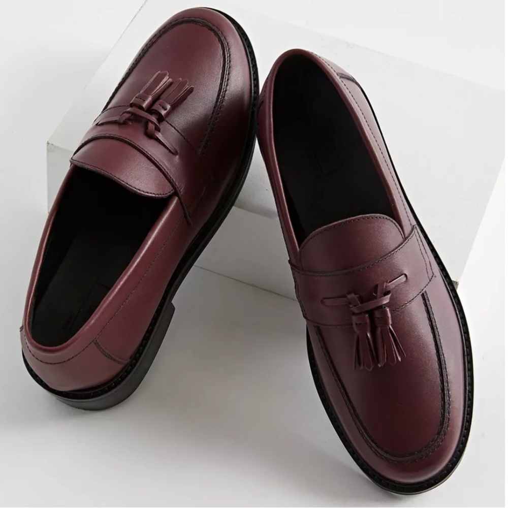 Urban Outfitters Men’s Tassel Brown Loafer, size 10
